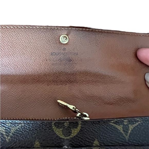 AUTHENTIC Louis Vuitton Monogram wide wallet - Picture 4 of 4